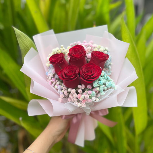 5 Rose Bouquet with Coloured Baby's Breath