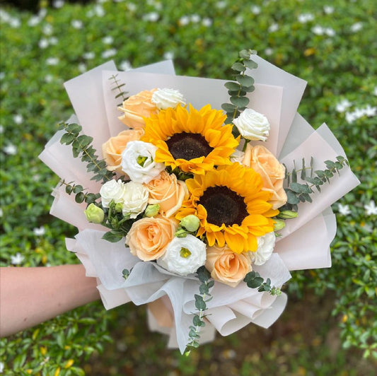 Happy- Rose & sunflower bouquet