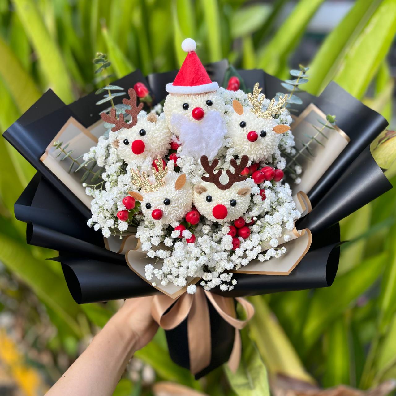 {C2} Santa & reindeers