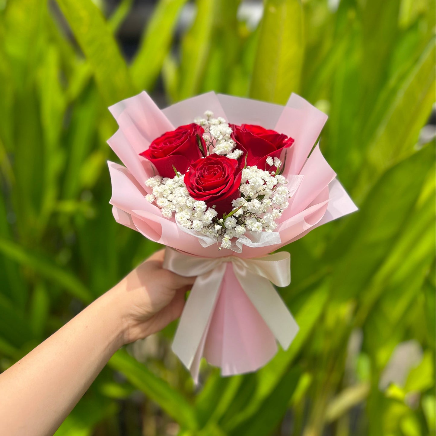 3 Rose Bouquet with Baby's Breath