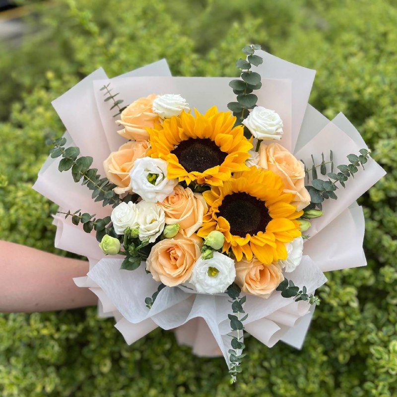 Happy- Rose & sunflower bouquet